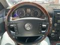 Volkswagen Touareg 2004 года за 4 500 000 тг. в Алматы – фото 2