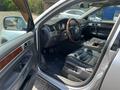 Volkswagen Touareg 2004 года за 4 500 000 тг. в Алматы – фото 9