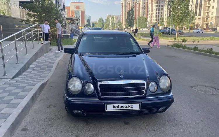 Mercedes-Benz E 200 1998 годаүшін2 600 000 тг. в Астана