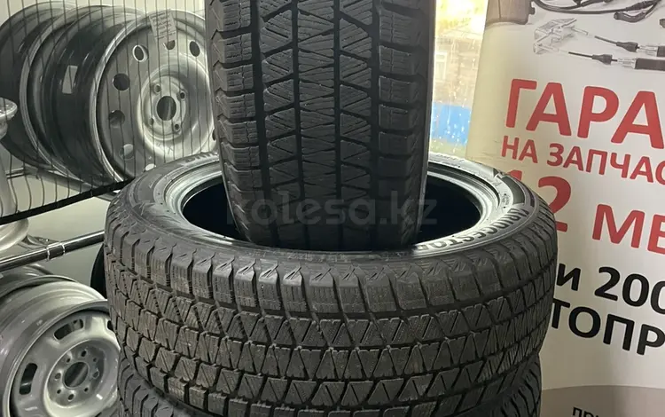 Шины Bridgestone Blizzak DMV3 245/50 R20 за 80 000 тг. в Щучинск