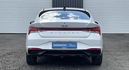 Hyundai Elantra 2022 года за 9 410 000 тг. в Астана – фото 4