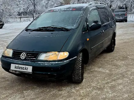 Volkswagen Sharan 1997 года за 1 750 000 тг. в Петропавловск