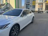 Lexus ES 250 2020 года за 23 000 000 тг. в Алматы – фото 2