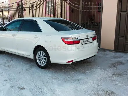 Toyota Camry 2015 года за 10 500 000 тг. в Жетысай – фото 4