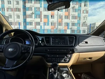 Kia Carnival 2018 года за 10 600 000 тг. в Алматы – фото 12