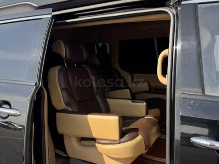 Kia Carnival 2018 года за 10 600 000 тг. в Алматы – фото 18