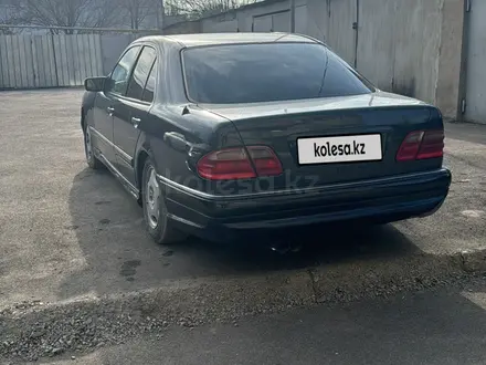 Mercedes-Benz E 320 1995 года за 1 800 000 тг. в Алматы – фото 4