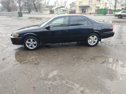 Toyota Camry 2000 года за 4 000 000 тг. в Шу