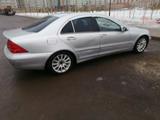 Mercedes-Benz C 240 2001 года за 3 200 000 тг. в Астана – фото 2