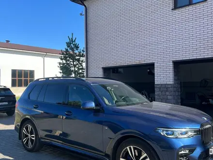 BMW X7 2021 года за 51 000 000 тг. в Астана – фото 2