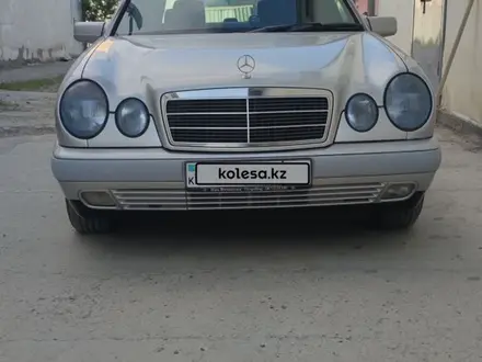 Mercedes-Benz E 200 1996 года за 3 500 000 тг. в Атырау