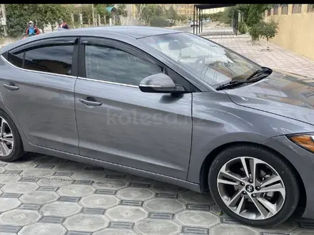 Hyundai Elantra 2017 года за 6 200 000 тг. в Актау – фото 4