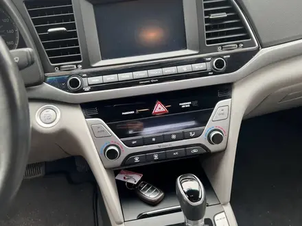 Hyundai Elantra 2017 года за 6 200 000 тг. в Актау – фото 10