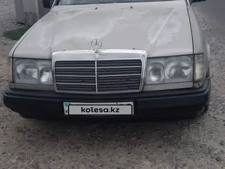Mercedes-Benz E 230