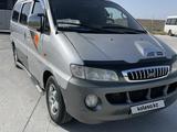 Hyundai Starex 2001 года за 3 500 000 тг. в Актау – фото 2