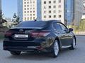 Toyota Camry 2019 года за 14 900 000 тг. в Алматы – фото 2