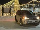 Toyota Highlander 2018 года за 13 000 000 тг. в Актобе – фото 2