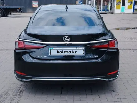 Lexus ES 250 2018 года за 19 500 000 тг. в Алматы – фото 7