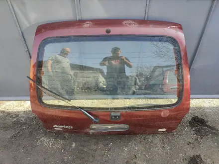 Дверь багажника Киа Спортэйдж первое поколение за 85 000 тг. в Алматы