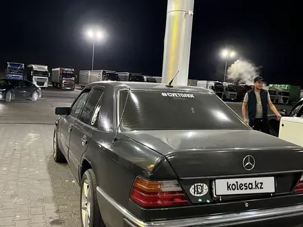 Mercedes-Benz E 230 1992 года за 1 550 000 тг. в Алматы – фото 3