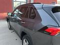 Toyota RAV4 2021 года за 14 800 000 тг. в Актау – фото 3