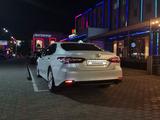 Toyota Camry 2020 года за 14 000 000 тг. в Шымкент – фото 3