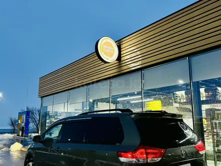 Toyota Sienna 2010 года за 10 800 000 тг. в Алматы – фото 3