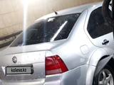 Volkswagen Bora 2000 года за 1 700 000 тг. в Актобе – фото 2