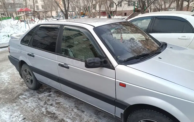 Volkswagen Passat 1992 годаfor2 300 000 тг. в Астана