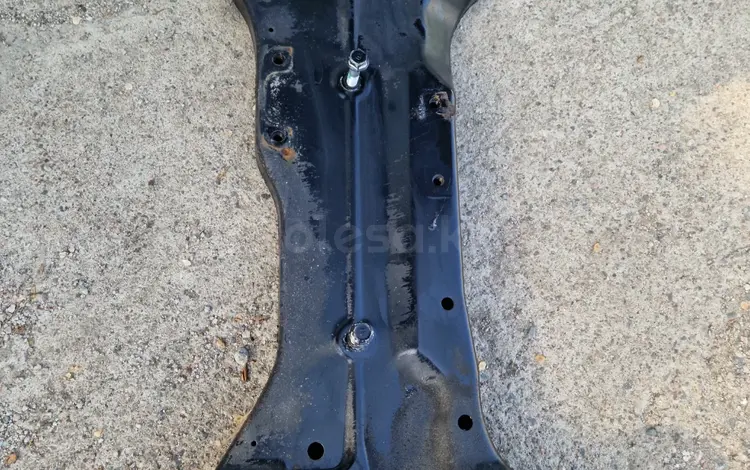 Балка передняя на мицубиси делика D5 за 60 000 тг. в Алматы