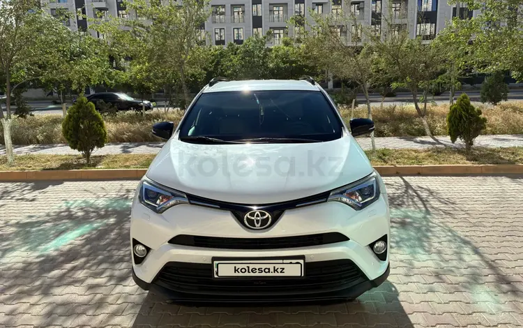 Toyota RAV4 2019 года за 13 500 000 тг. в Актау