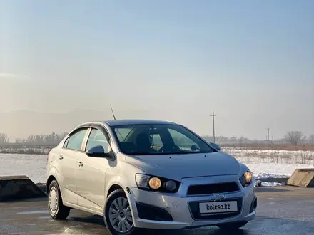 Chevrolet Aveo 2014 годаүшін2 900 000 тг. в Алматы – фото 2