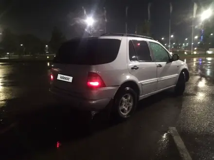 Mercedes-Benz ML 320 1999 года за 3 200 000 тг. в Тараз – фото 2