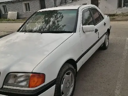 Mercedes-Benz C 220 1994 года за 1 700 000 тг. в Астана – фото 3