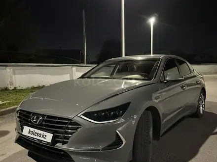 Hyundai Sonata 2020 года за 11 700 000 тг. в Алматы – фото 2