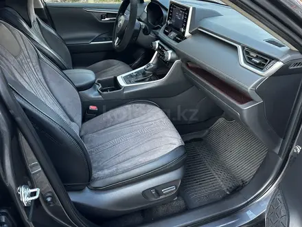Toyota RAV4 2022 года за 18 300 000 тг. в Караганда – фото 33