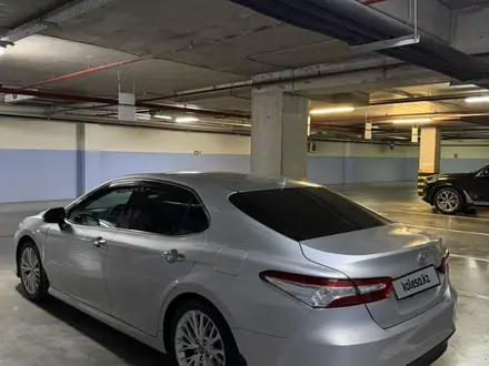 Toyota Camry 2019 года за 14 000 000 тг. в Астана – фото 3