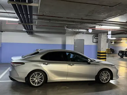 Toyota Camry 2019 года за 14 000 000 тг. в Астана – фото 5