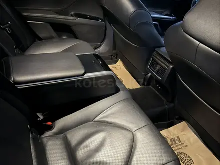 Toyota Camry 2019 года за 14 000 000 тг. в Астана – фото 12