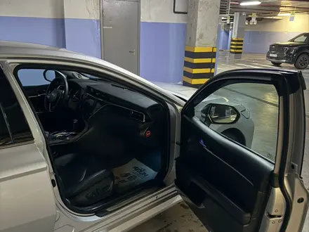 Toyota Camry 2019 года за 14 000 000 тг. в Астана – фото 15