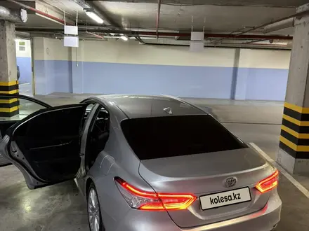 Toyota Camry 2019 года за 14 000 000 тг. в Астана – фото 19