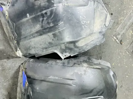 W251 R350 Локер подкрылок за 40 000 тг. в Алматы