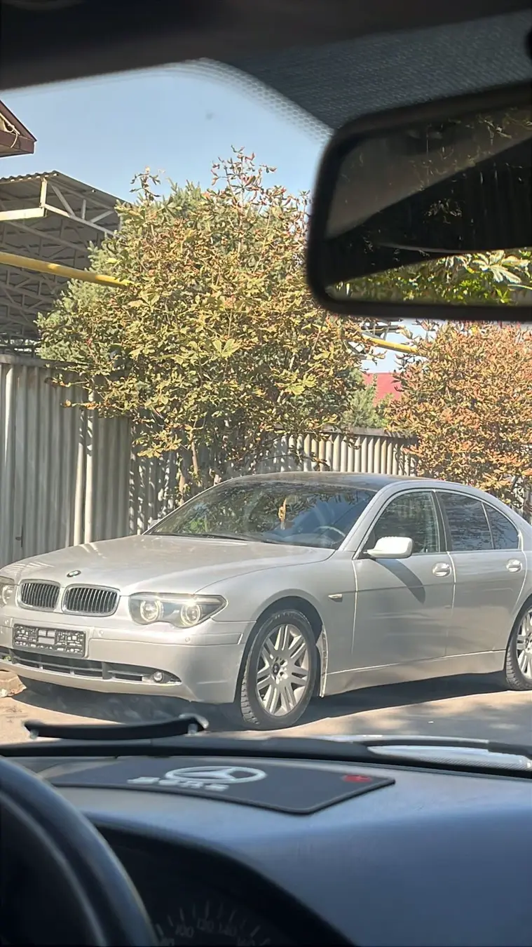 BMW 7 Series, 2001