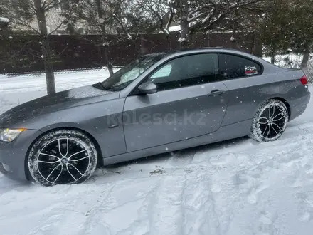 BMW 330 2009 года за 7 500 000 тг. в Уральск – фото 4