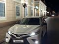 Toyota Camry 2020 года за 12 500 000 тг. в Атырау