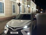 Toyota Camry 2020 года за 12 500 000 тг. в Атырау