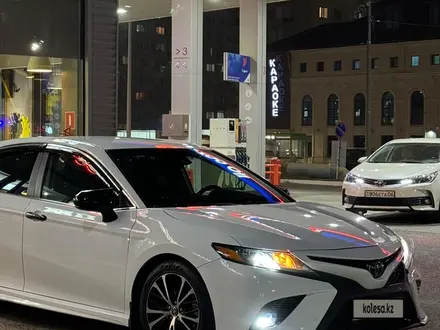 Toyota Camry 2020 года за 12 500 000 тг. в Атырау – фото 8