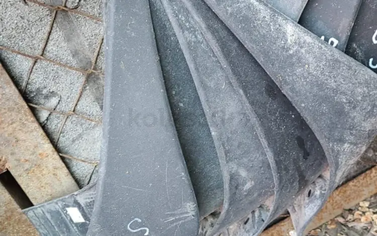 Брызговики в оригинале бу за 5 000 тг. в Алматы