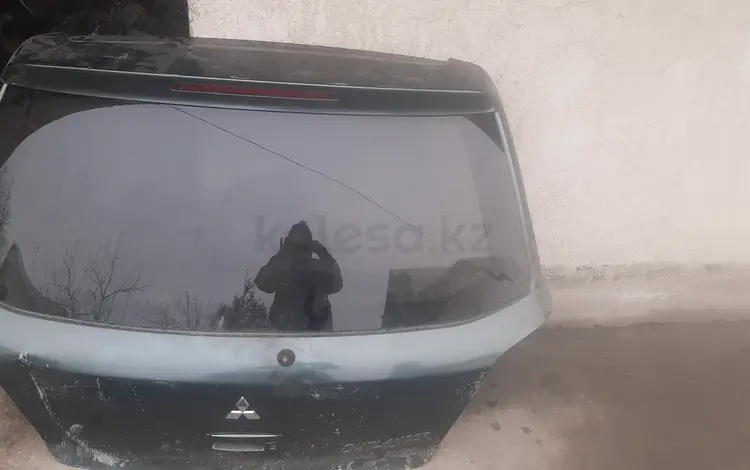 Крышка багажника на митсубиси аутлендер первого поколения за 60 000 тг. в Алматы