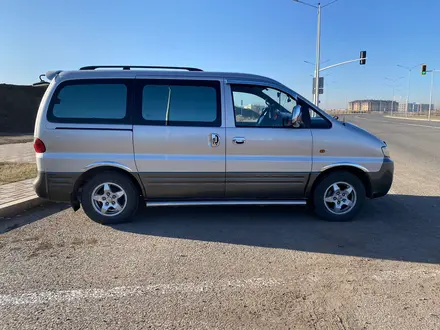 Hyundai Starex 2001 года за 2 600 000 тг. в Астана – фото 2